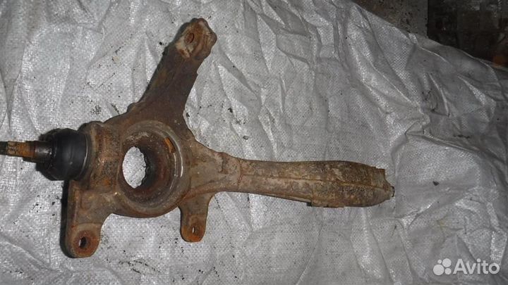 Кулак поворотный передний левый Honda Accord VII