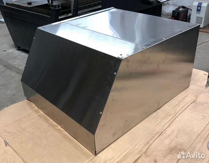 Вытяжка пристенная