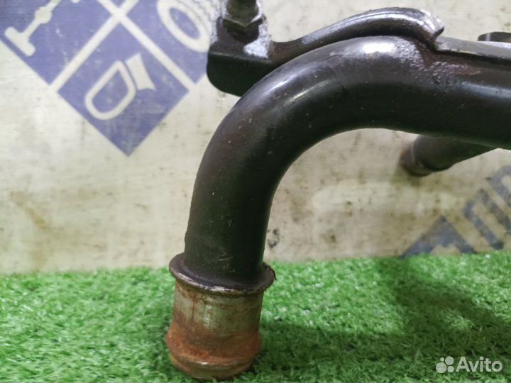 Патрубок системы охлаждения Audi A4 B6 седан 2.0