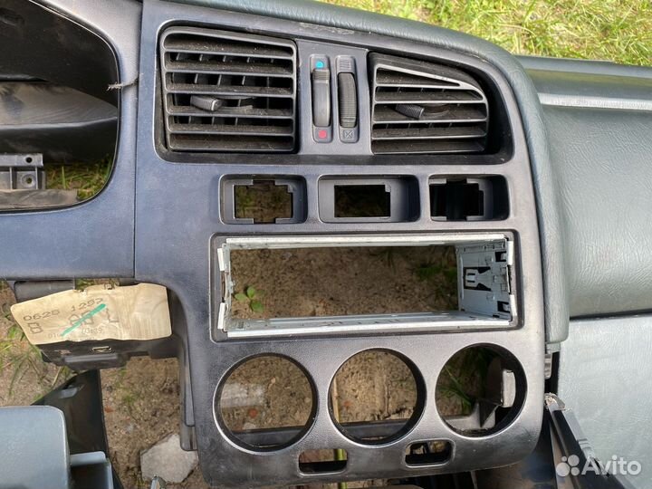 Торпедо с подушкой безопасности Nissan Primera P11