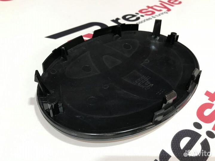 Эмблема в решетку Toyota Land Cruiser 200 B255