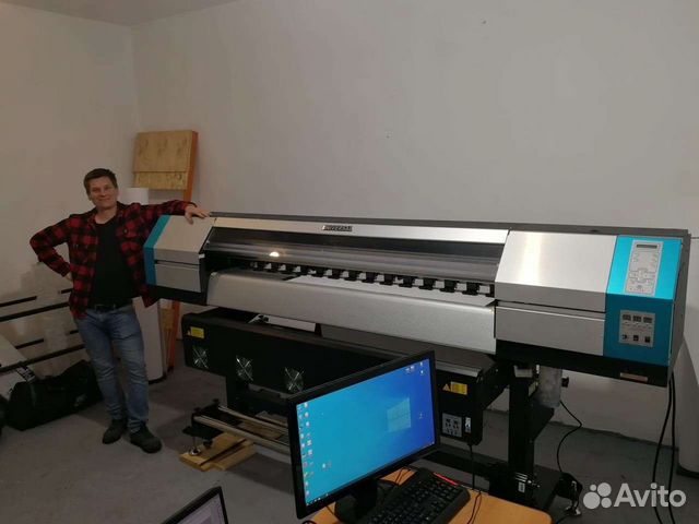 Интерьерная печать на всех рекламных материалах