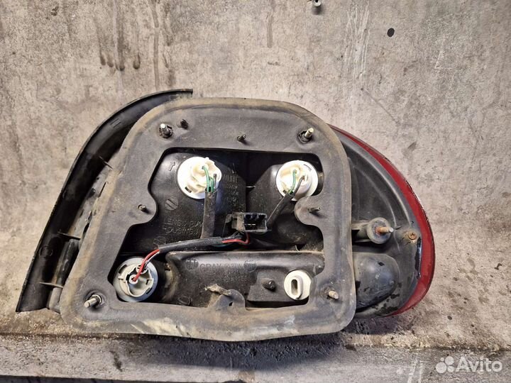 Задний левый фонарь hyundai accent 1