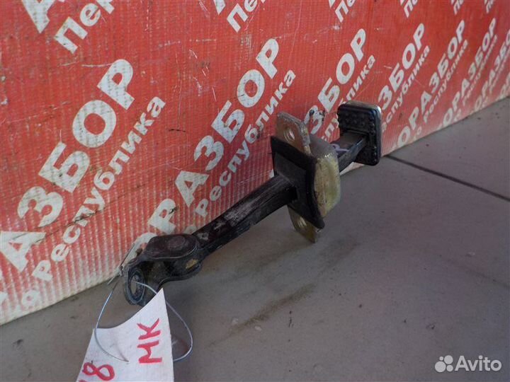 Ограничитель хода двери передний правый Geely Mk