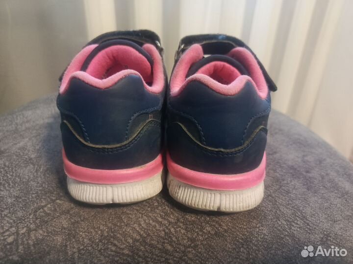 Кроссовки детские 27