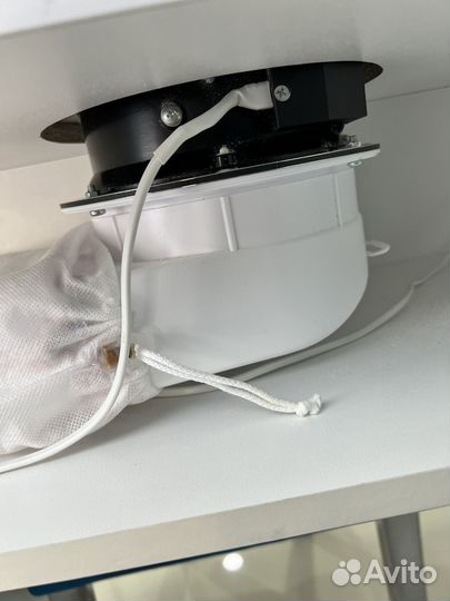 Вытяжка встраиваемая маникюрная