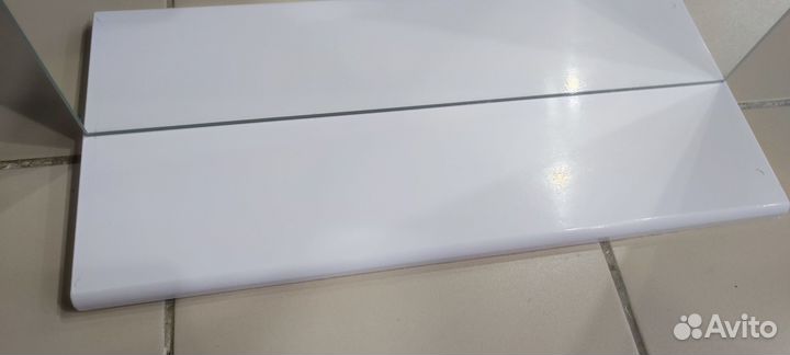 Зеркало в ванную с полочкой