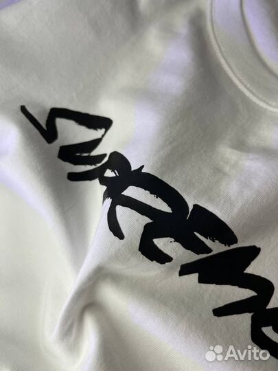 Белая футболка