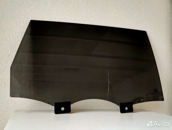 Audi Q7 4L 2007 стекло правое заднее