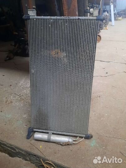 Радиатор nissan tiida c11