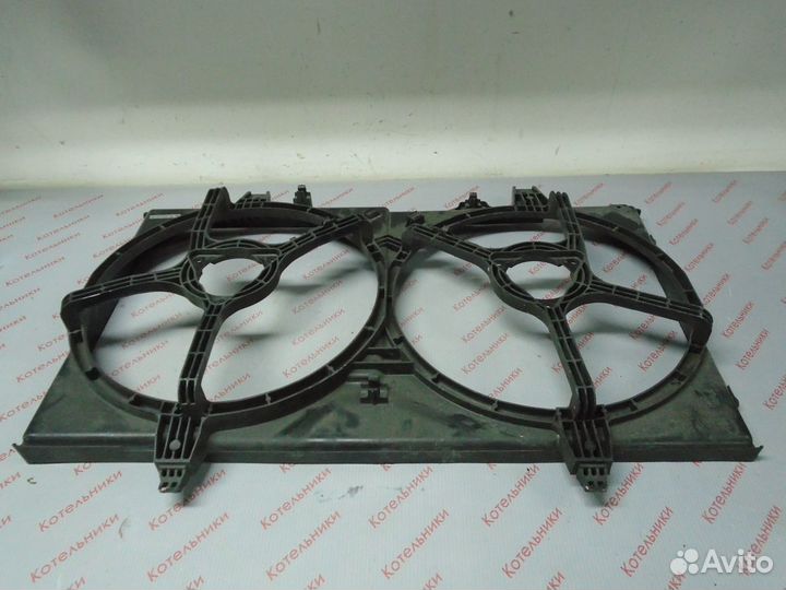 Nissan 21483-WA200 Диффузор вентиляторов