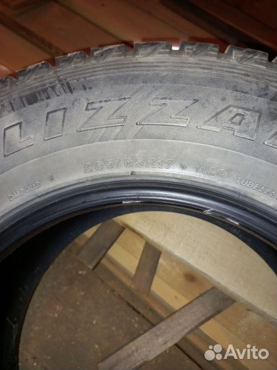 Bridgestone Blizzak Ice 265/65 R17