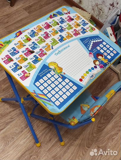 Детский столик и стульчик