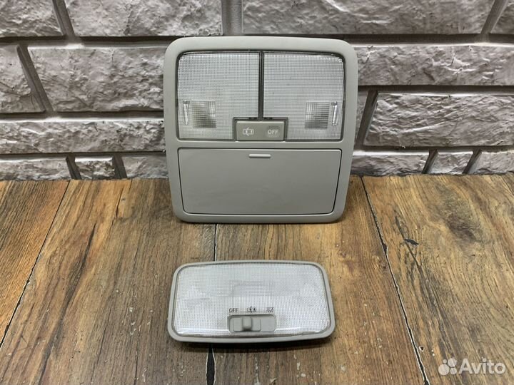 Toyota Corolla E18 Плафон салонный