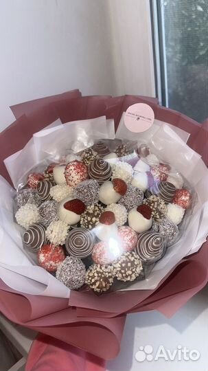 Клубника в шоколаде букеты