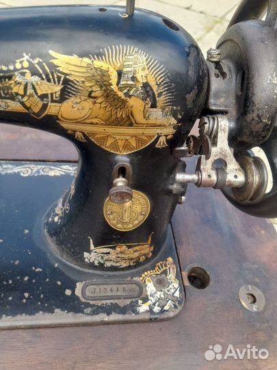 Швейная машина Singer