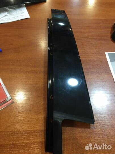Накладка задней правой двери бмв е71