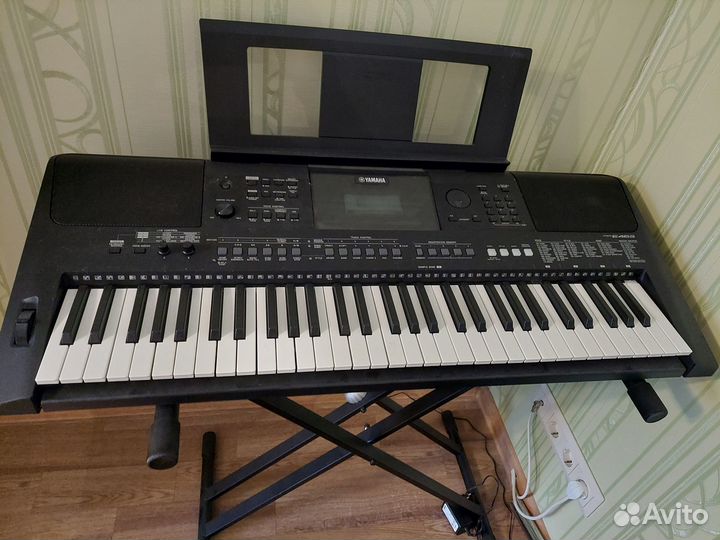 Продам синтезатор