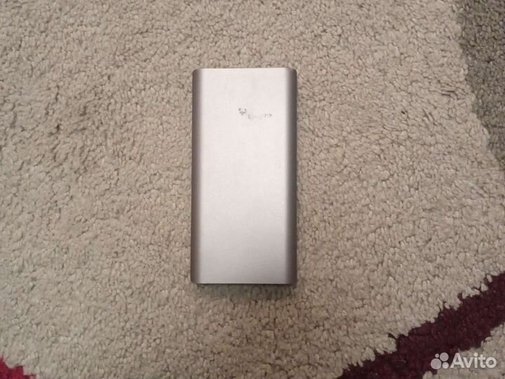 Повербанк skoda