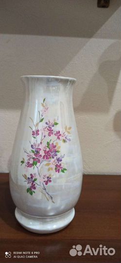 Фарфоровая ваза