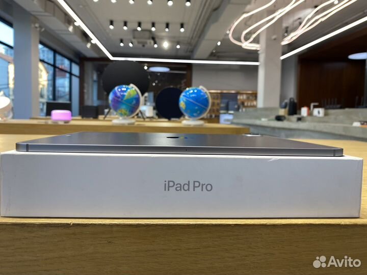 Apple iPad Pro 12.9 128GB 2022 «Темно серый»