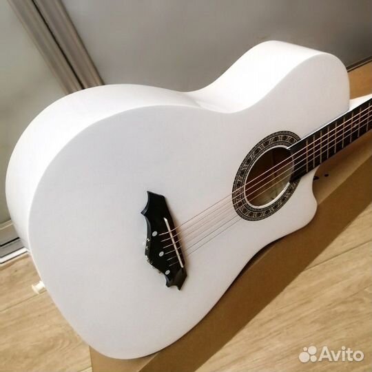 Гитара новая акустическая+медиатор