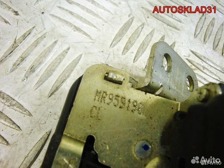 Замок багажника Mitsubishi Colt Z3 MR959190