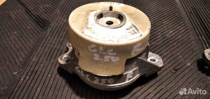 Подушка крепления двигателя правая Mercedes-Benz