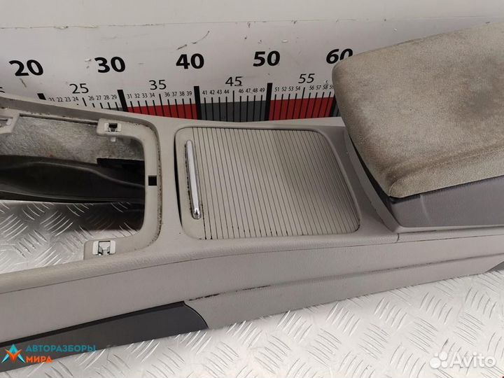 Консоль салона (центральная часть) Volkswagen B6