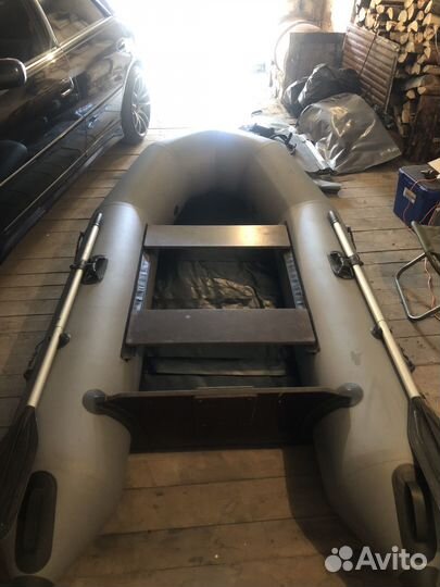 Надувная лодка с мотором