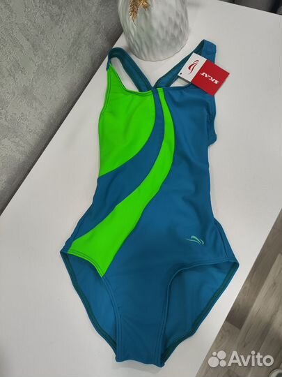Купальник для девочки новый 122-128