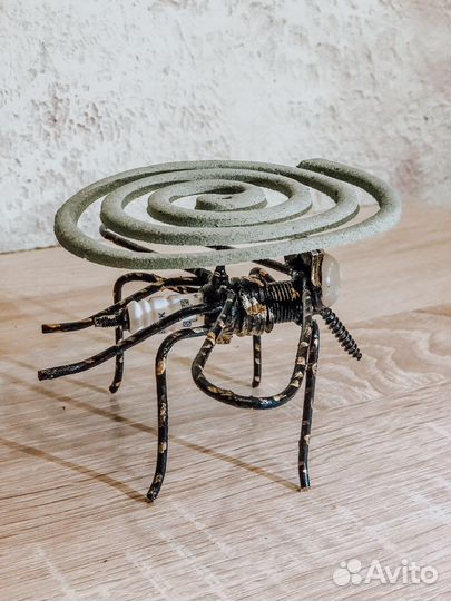 Интерьерная стутуэтка, подставка для спирали