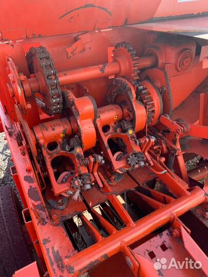 Пресс-подборщик Famarol Z511, 2000