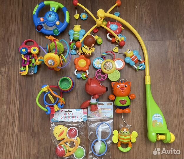 Игрушки пакетом погремушки мобиль