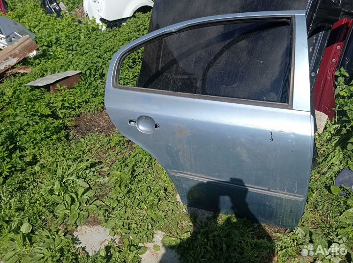 Дверь 1U4833052 задняя правая октавия а 4