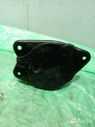 Опора пружины верхняя задняя правая Lexus Rx350