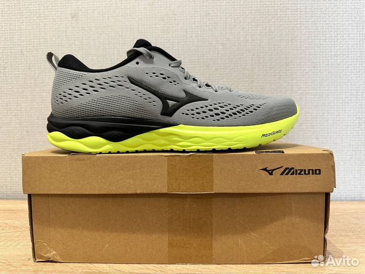 Кроссовки беговые Adidas Mizuno Hoka Saucony