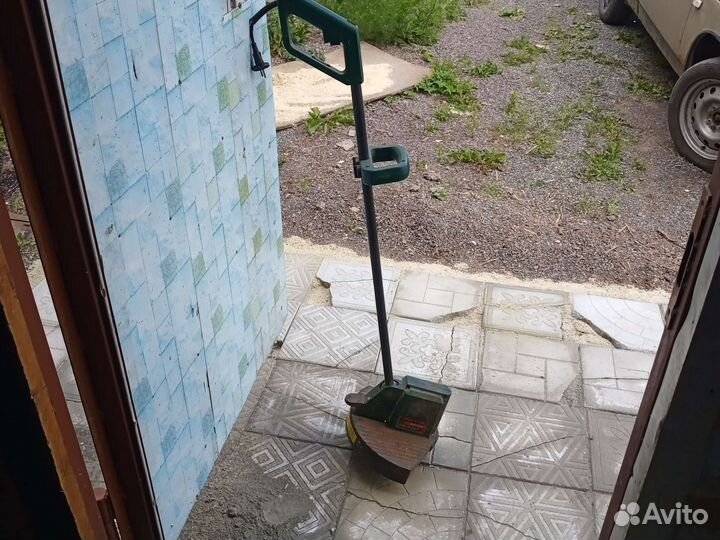 Электрогазонакосилка