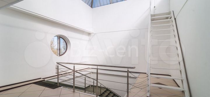 Недалеко от метро офис 72 кв.м в аренду