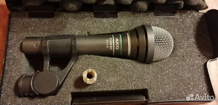 Микрофон вокальный динамический AKG D330 BT MarkII