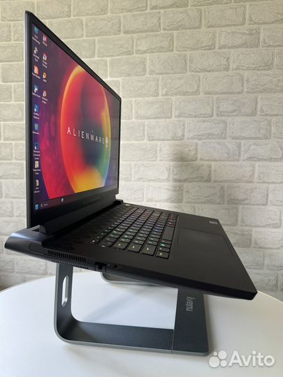 Dell Alienware M17 R5 R7-6800H/32/1TB/RX6700 10GB