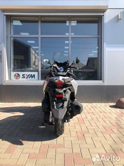 Макси скутер SYM cruisym 300