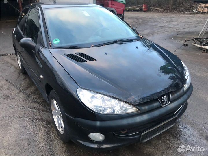 Разбор на запчасти Peugeot 206