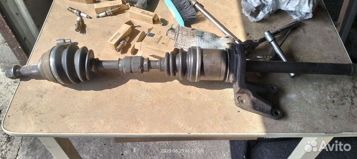 Привод правый Nissan Primera