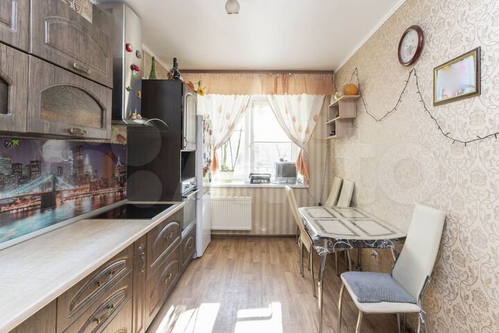 2-к. квартира, 50 м², 3/9 эт.