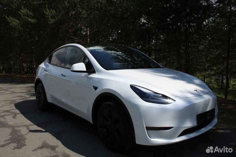 Tesla Model Y AT, 2023, 40 км