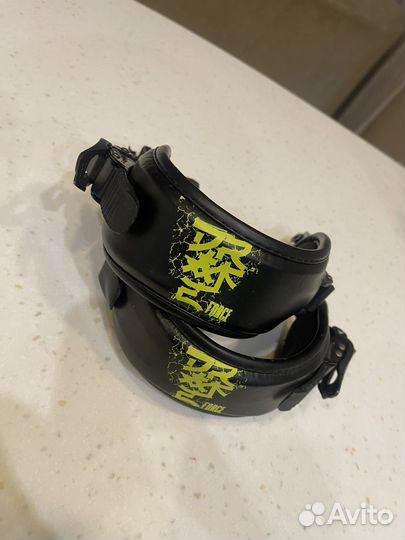 Крепления для сноуборда, горнолыжная маска