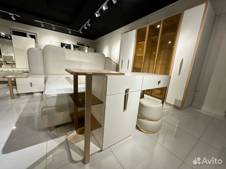 Спальный гарнитур