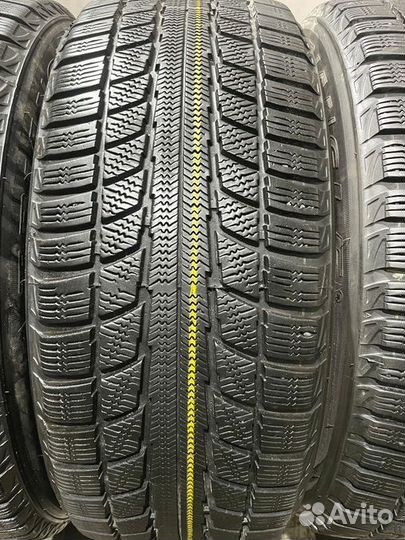 Triangle TR777 235/55 R17 105T