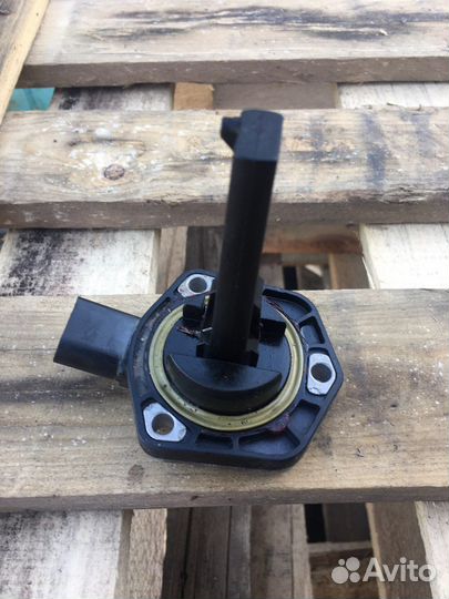 Датчик уровня масла audi skoda